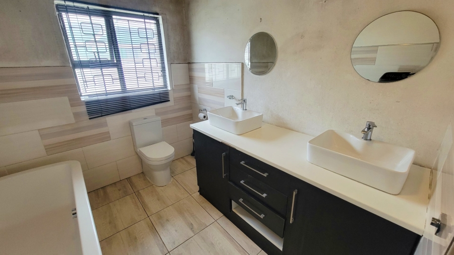 3 Bedroom Property for Sale in Mandalay Western Cape